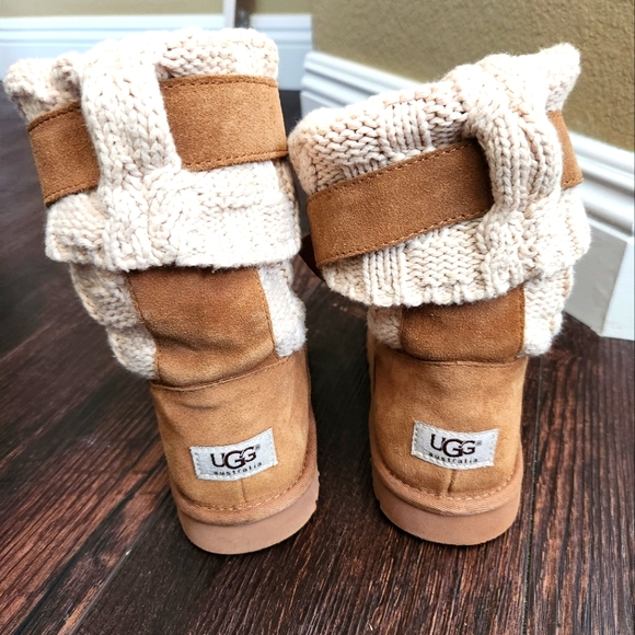 Women's Ugg Boots, Size 7 - Picture 3 of 6